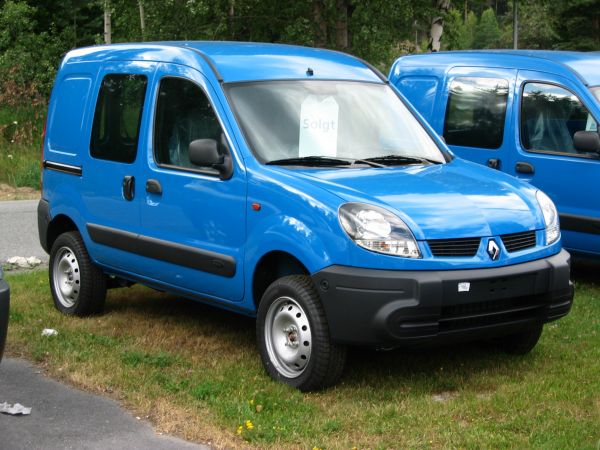 <p>Uma bela carrinha azul</p>